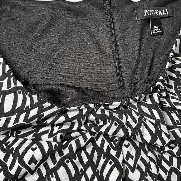 ROZ& Ali Black White Sleeveless Jumpsuit W/ Tie Waist Elegant Wide Leg Size 10P - Picture 10 of 10